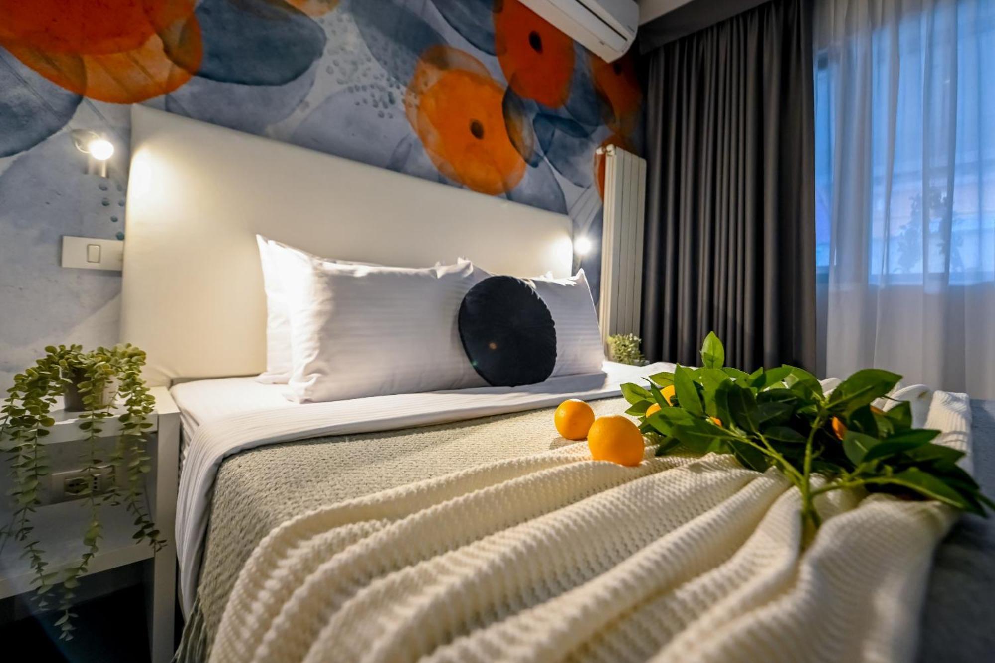 Urban Paradise - Modern Central Accommodation Bucharest Room photo